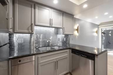Main picture of 5291 Colodny Dr