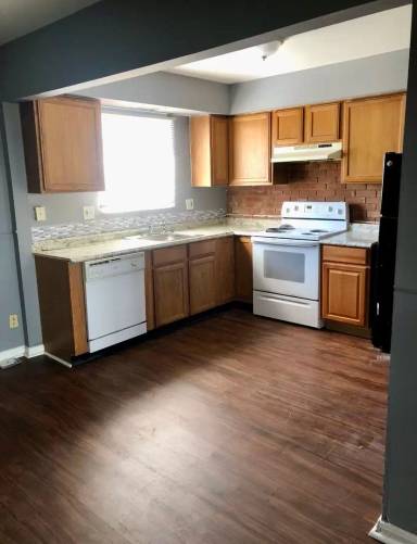 Main picture of 3553 Daytona Ave