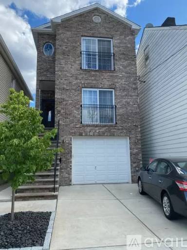 Main picture of 48 Searing Ave