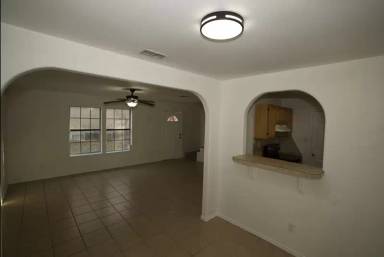 Main picture of 746 Sonesta Dr