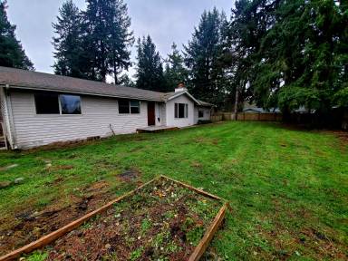 Main picture of 2290 NW Clinton Ave