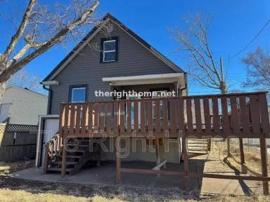 Main picture of 2519 1/2 S 12th St