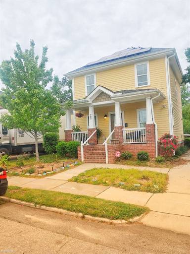 Main picture of 707 E Martin St