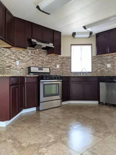 Main picture of 20742 Rider St