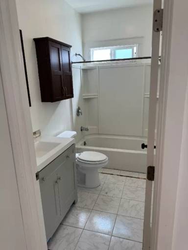 Main picture of 861 Mead Ave