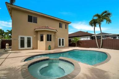 Main picture of 15789 SW 138th Ter