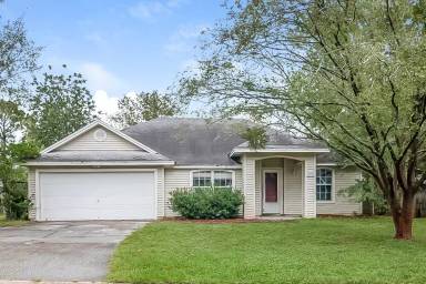 Main picture of 8173 Pilgrims Trace Dr N