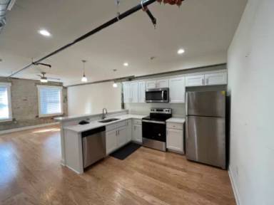 Main picture of 883 Broadway