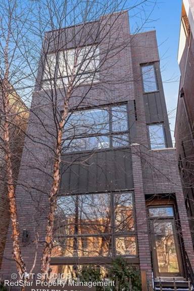 Main picture of 1131 W Addison St