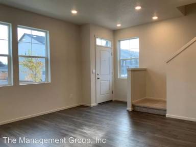 Main picture of 618 NE 71st St