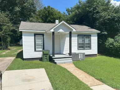 Main picture of 4003 Penny St SW