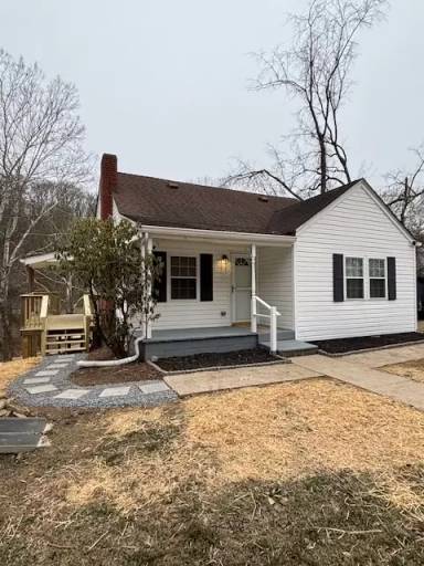Main picture of 6 Red Oak Dr