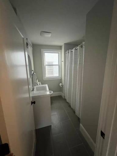 Main picture of 42-44 Irwin St. - Apt 2-5