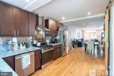 Main picture of 804 Dudley St