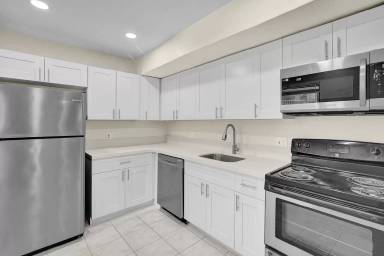 Main picture of 4218 Inverrary Blvd