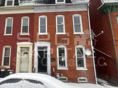Main picture of 301 N Newberry St