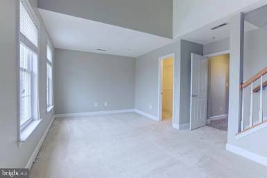 Main picture of 833 Ramsay St