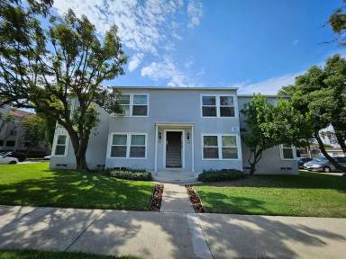 Main picture of 1701 N Glenoaks Blvd