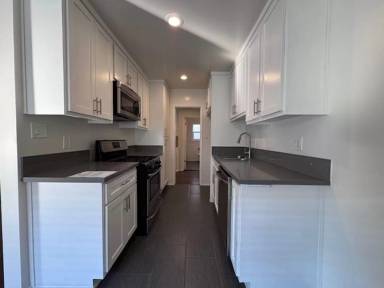 Main picture of 1309 E Appleton St