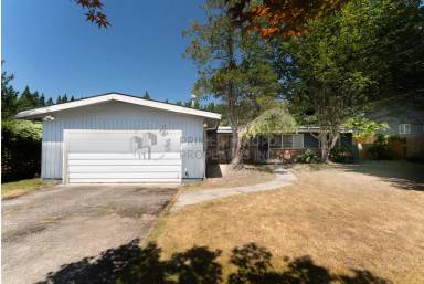 Main picture of 16428 SE 16th St