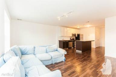 Main picture of 1544 W Glenlake Ave Apartments