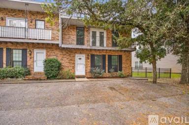 Main picture of 96 Yacht Club Dr NE