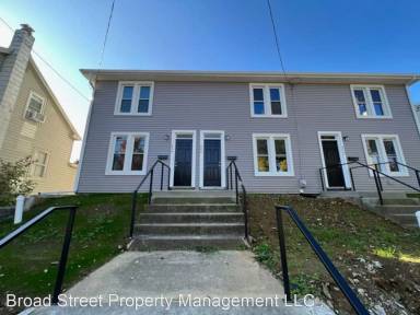 Main picture of 642 E Main St