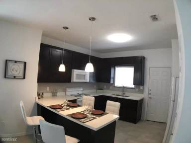 Main picture of 1202 N Monmack Rd