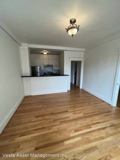 Main picture of 2415 Van Ness Ave