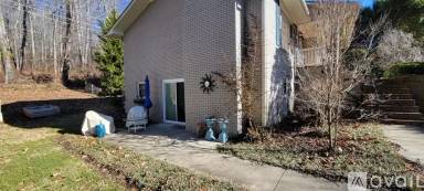 Main picture of 65 Westend Cir