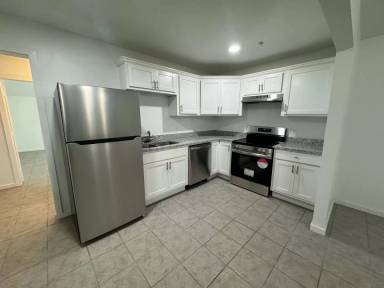Main picture of 316 E 7th St