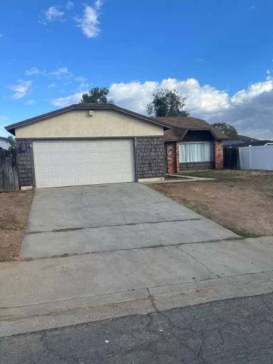 Main picture of 9927 Sadie St