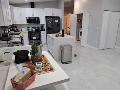 Main picture of 8814 NW 109th Ter