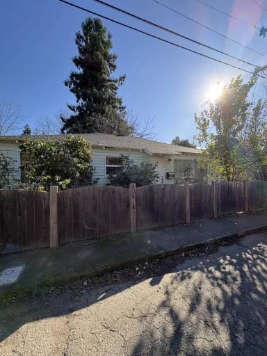 Main picture of 211 Triplett Dr