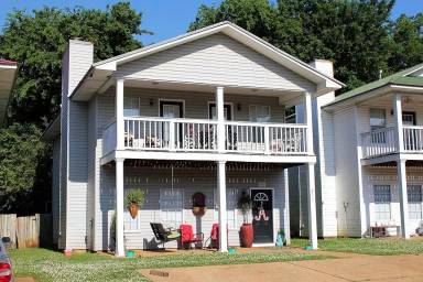 Main picture of 2701 Sumner Pl