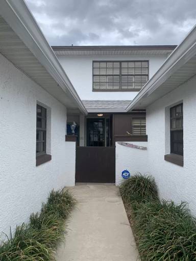 Main picture of 290 Paradise Blvd