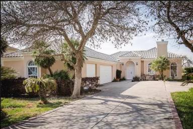 Main picture of 709 Morelos Ave