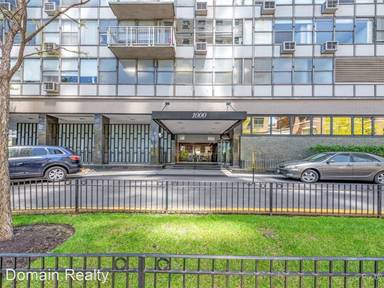 Main picture of 1000 Lake Shore Plaza Apartments