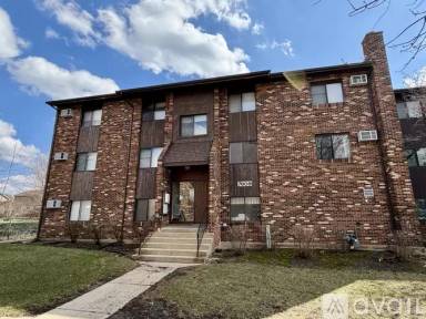 Main picture of 7809 Woodward Ave