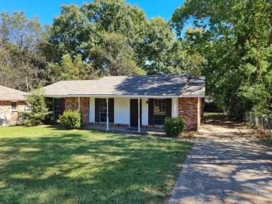 Main picture of 620 Fieldbrook Ct