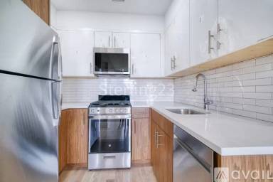 Main picture of 2620 Hoyt Ave S