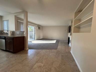 Main picture of 10333 Caminito Aralia