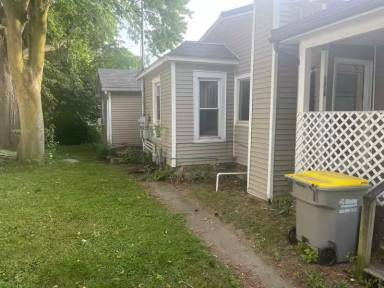 Main picture of 131 Depot St