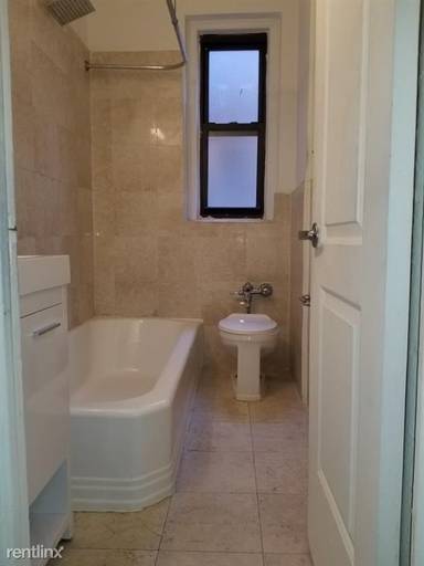 Main picture of 690 Fort Washington
