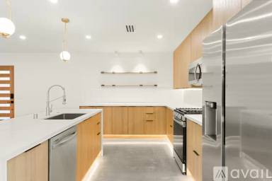 Main picture of 6972 Platt Ave