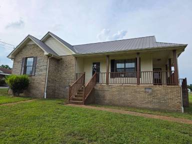 Main picture of 148 W Roberts Rd