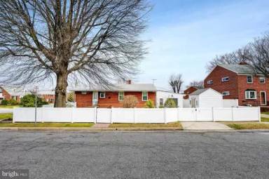 Main picture of 225 Lyndale Ave