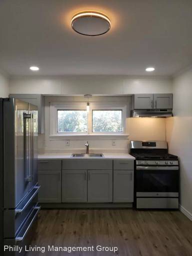 Main picture of 1733 S Avondale St