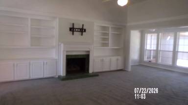 Main picture of 802 NW Seaton Pl