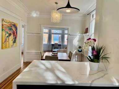 Main picture of 2785 Green St
